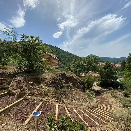 Camping Caramany, Lac A Proximite - Cabanes Perchees - Mobil-Homes - Emplacements Nus Pour Camping-Cars, Tentes, Caravanes Exterior photo