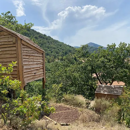 Camping Caramany, Lac A Proximite - Cabanes Perchees - Mobil-Homes - Emplacements Nus Pour Camping-Cars, Tentes, Caravanes Room photo