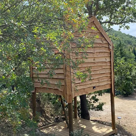 Camping Caramany, Lac A Proximite - Cabanes Perchees - Mobil-Homes - Emplacements Nus Pour Camping-Cars, Tentes, Caravanes Room photo