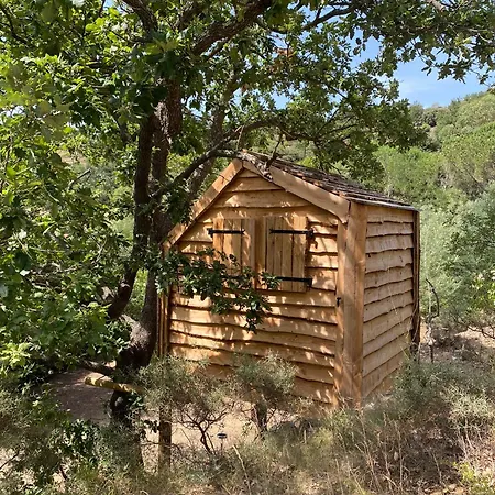 Camping Caramany, Lac A Proximite - Cabanes Perchees - Mobil-Homes - Emplacements Nus Pour Camping-Cars, Tentes, Caravanes Room photo