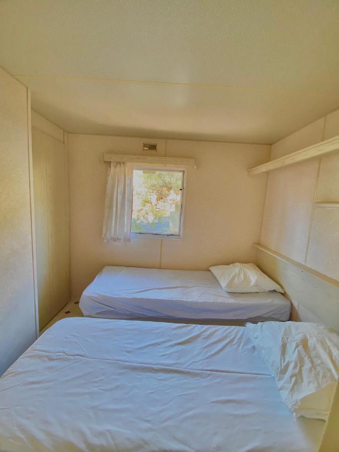 Campsite Caramany, A Proximite - Perchees - Mobil-homes - Emplacements Nus Pour Camping-cars, Tentes, Caravanes *