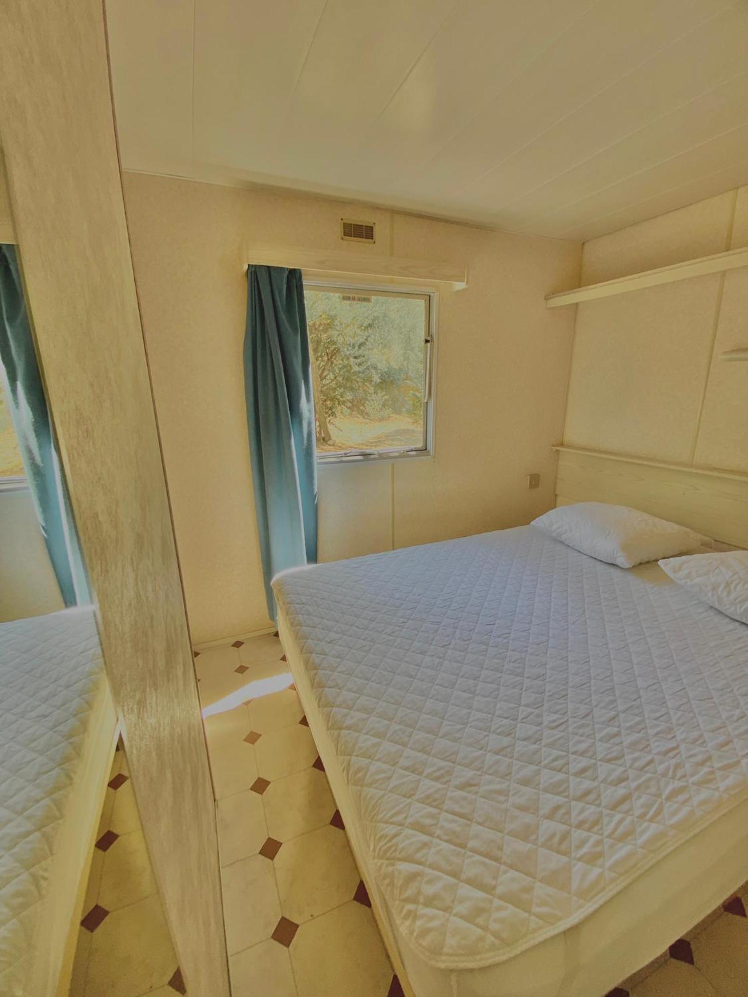 Caramany, A Proximite - Perchees - Mobil-homes - Emplacements Nus Pour Camping-cars, Tentes, Caravanes * Caramany