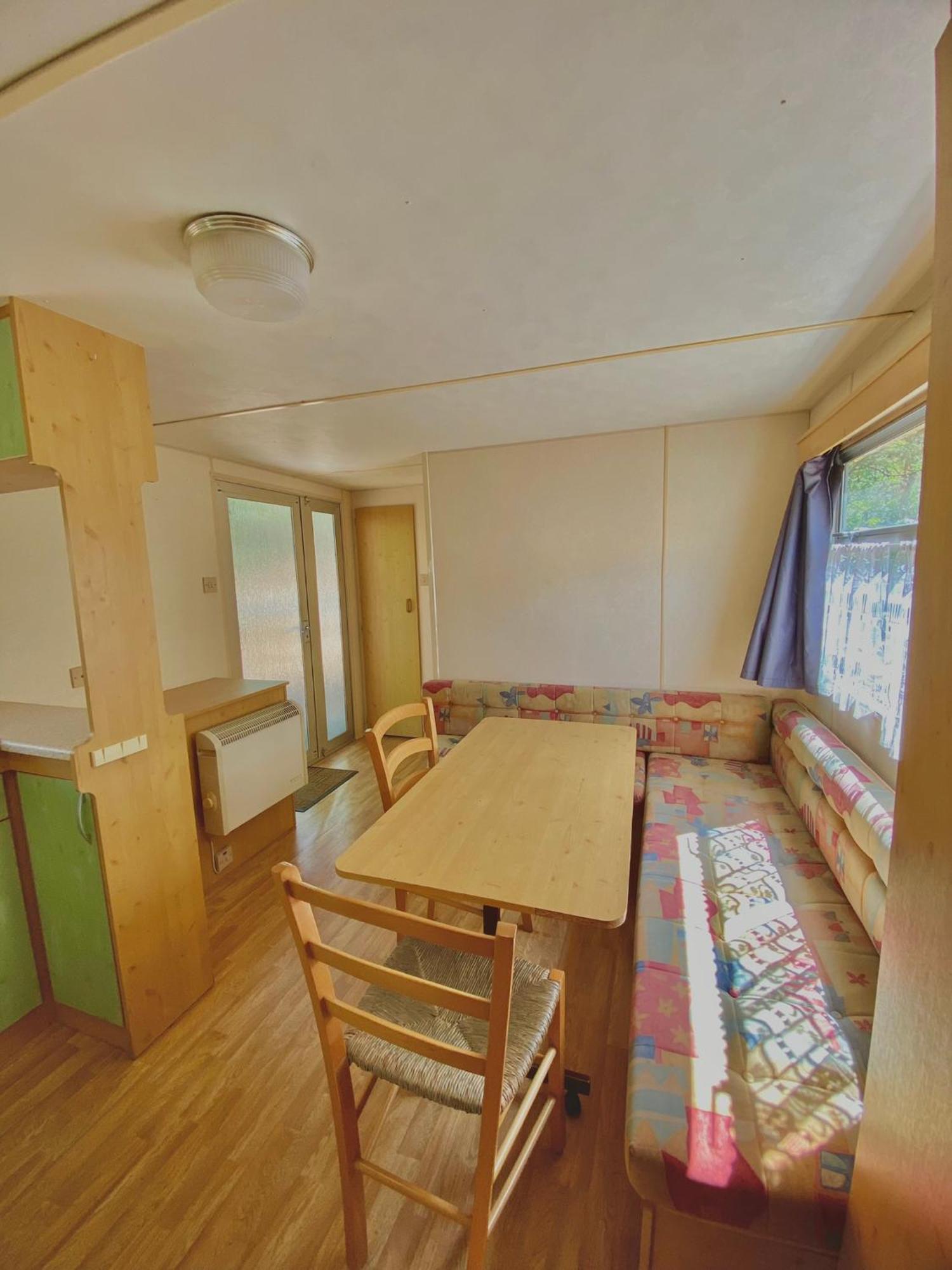 Campsite Caramany, A Proximite - Perchees - Mobil-homes - Emplacements Nus Pour Camping-cars, Tentes, Caravanes Caramany