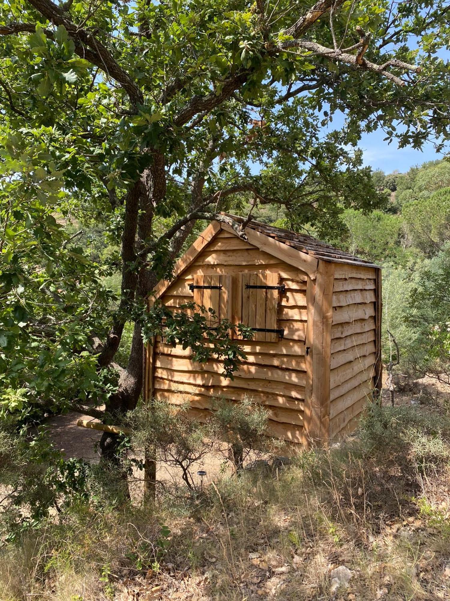 Camping Caramany, A Proximite - Perchees - Mobil-homes - Emplacements Nus Pour Camping-cars, Tentes, Caravanes Caramany