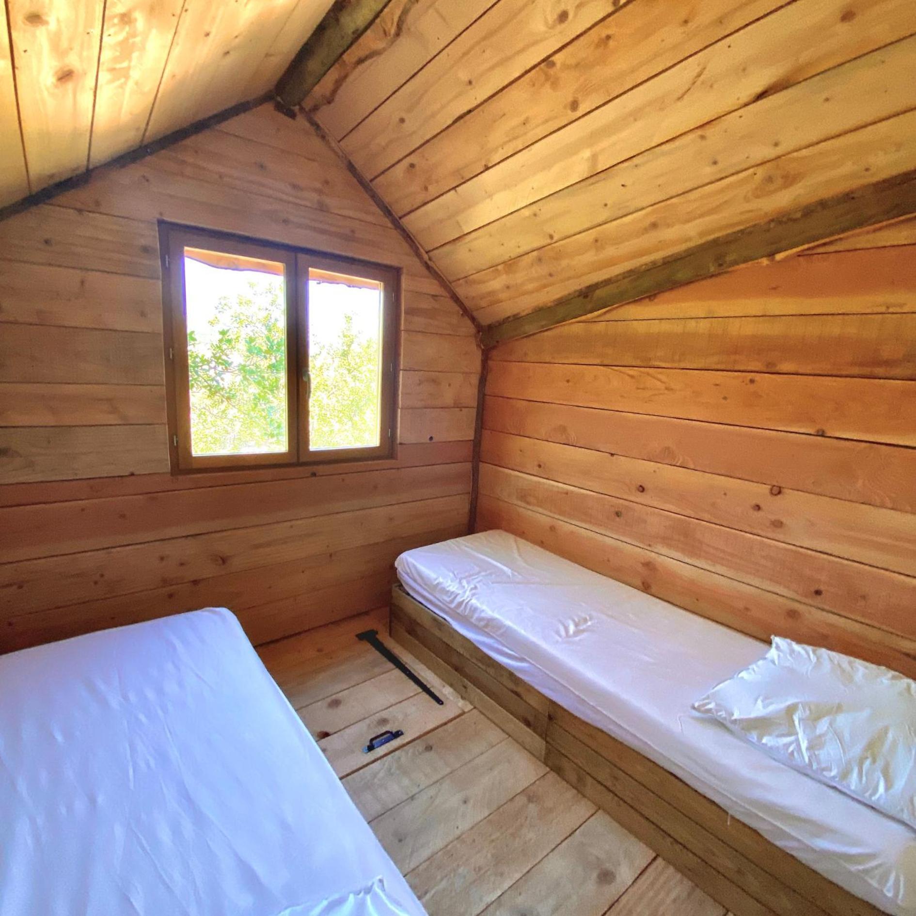 Caramany, A Proximite - Perchees - Mobil-homes - Emplacements Nus Pour Camping-cars, Tentes, Caravanes * Caramany